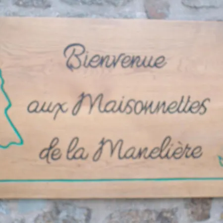 D'hotes 84 De La Maneliere לינה וארוחת בוקר 3*