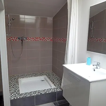 B&B D'hotes 84 De La Maneliere 3*